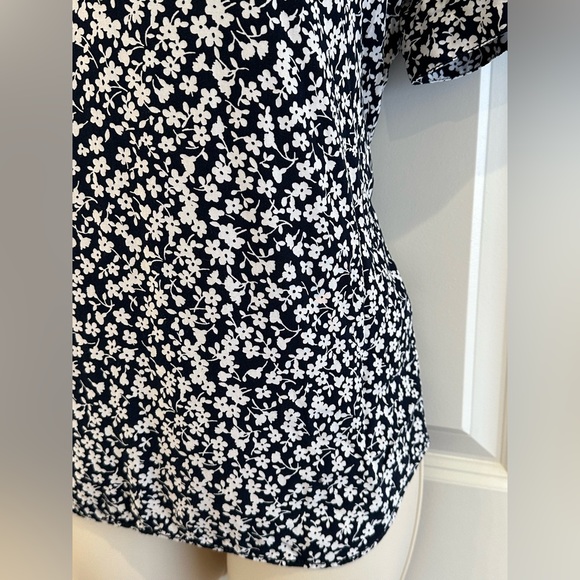 J. Crew Re-Imagined Women’s Ditsy Floral V-Neck Flutter Sleeve Top Size XS - Picture 5 of 14